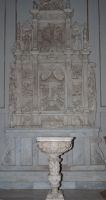 Fonte battesimale e dossale d'altare (Gagini)
