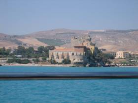 Castello di Falconara visto dal mare